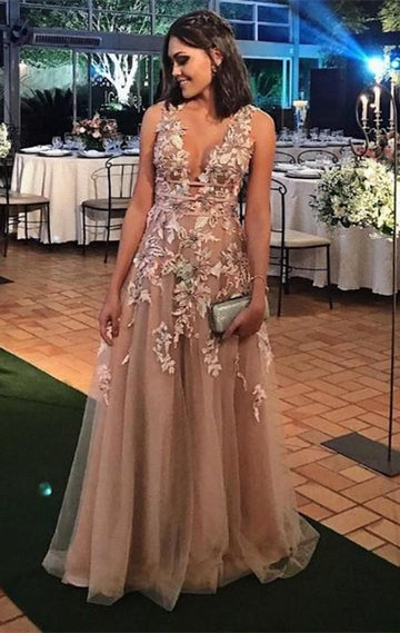 Trendy Plus Size Lace Appliques A-line Straps Prom Gowns JTE540