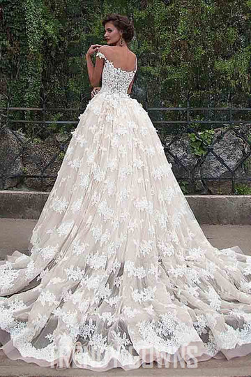 Trendy Tulle Bateau Neckline Ball Gown Wedding Gown with Lace TWA1852