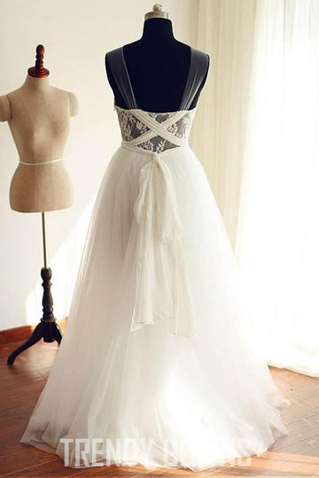 Trendy Tulle Scoop Neckline A-line Wedding Gown TWA2512