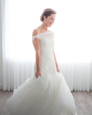 Trendy Mermaid Off-the-shoulder Tulle Wedding Gown TWA4942