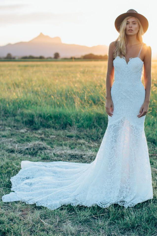 Trendy Lace Mermaid Sweetheart Rustic Wedding Gown TWA5122