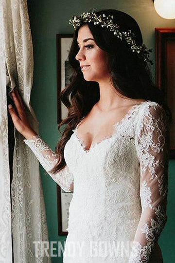 Lace Appliques Sheath V-Neck Long Sleeves Tulle Wedding Gown TWA5292